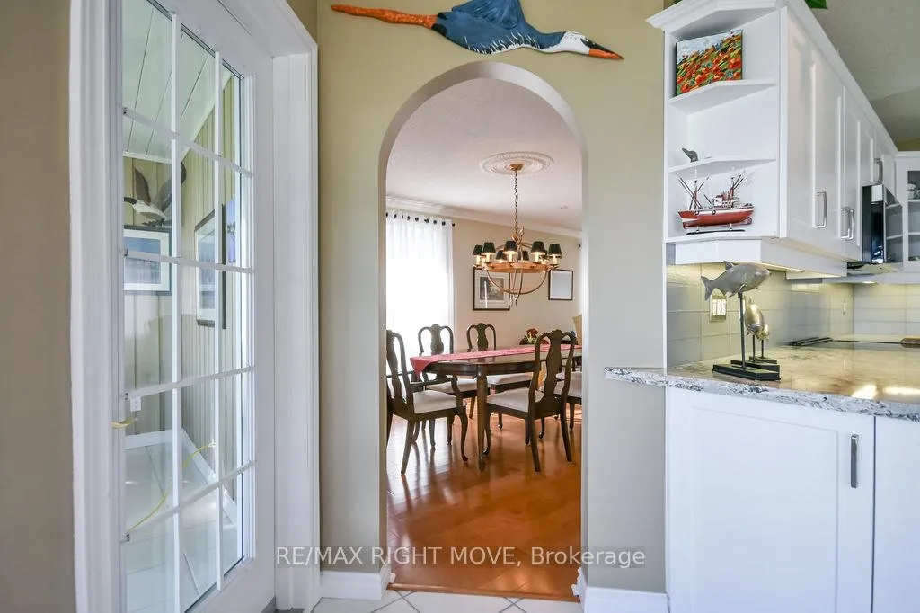 Photo 9 of 683 Glen Crescent, Orillia — HOMEH