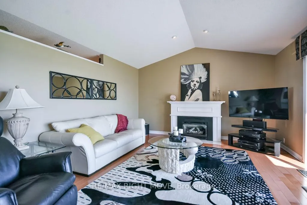 Photo 18 of 683 Glen Crescent, Orillia — HOMEH