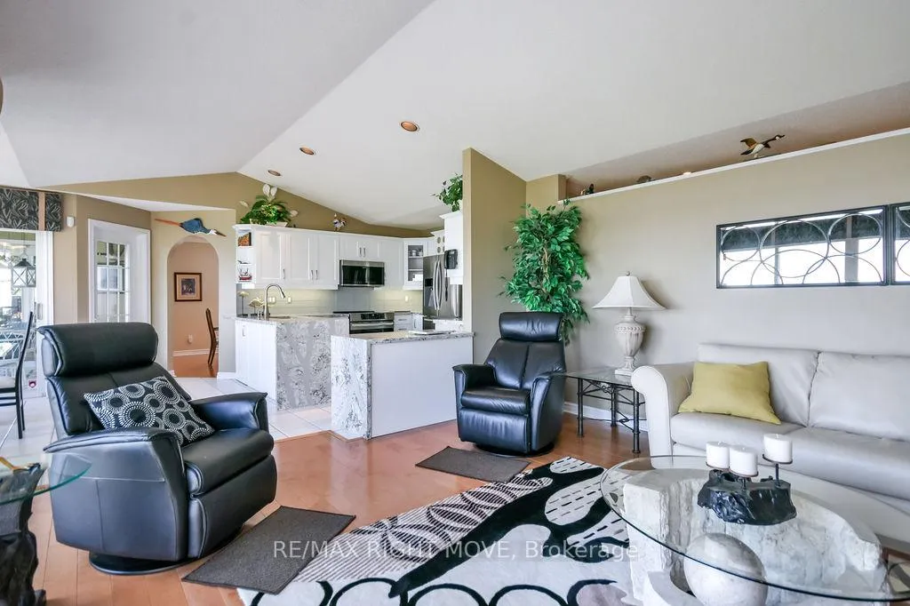 Photo 19 of 683 Glen Crescent, Orillia — HOMEH