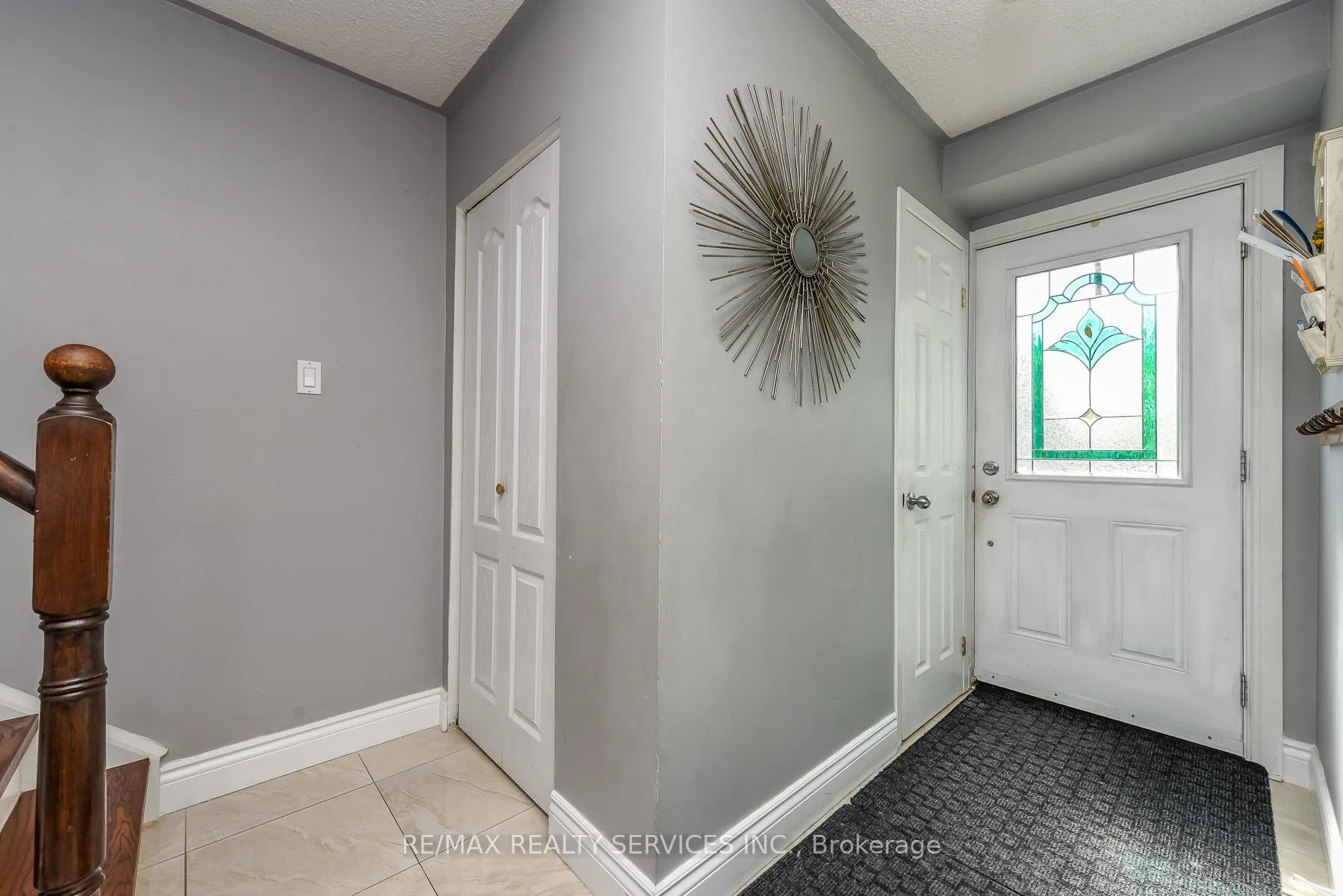 Photo 5 of 2569 Lundene Road, Mississauga, Clarkson — HOMEH