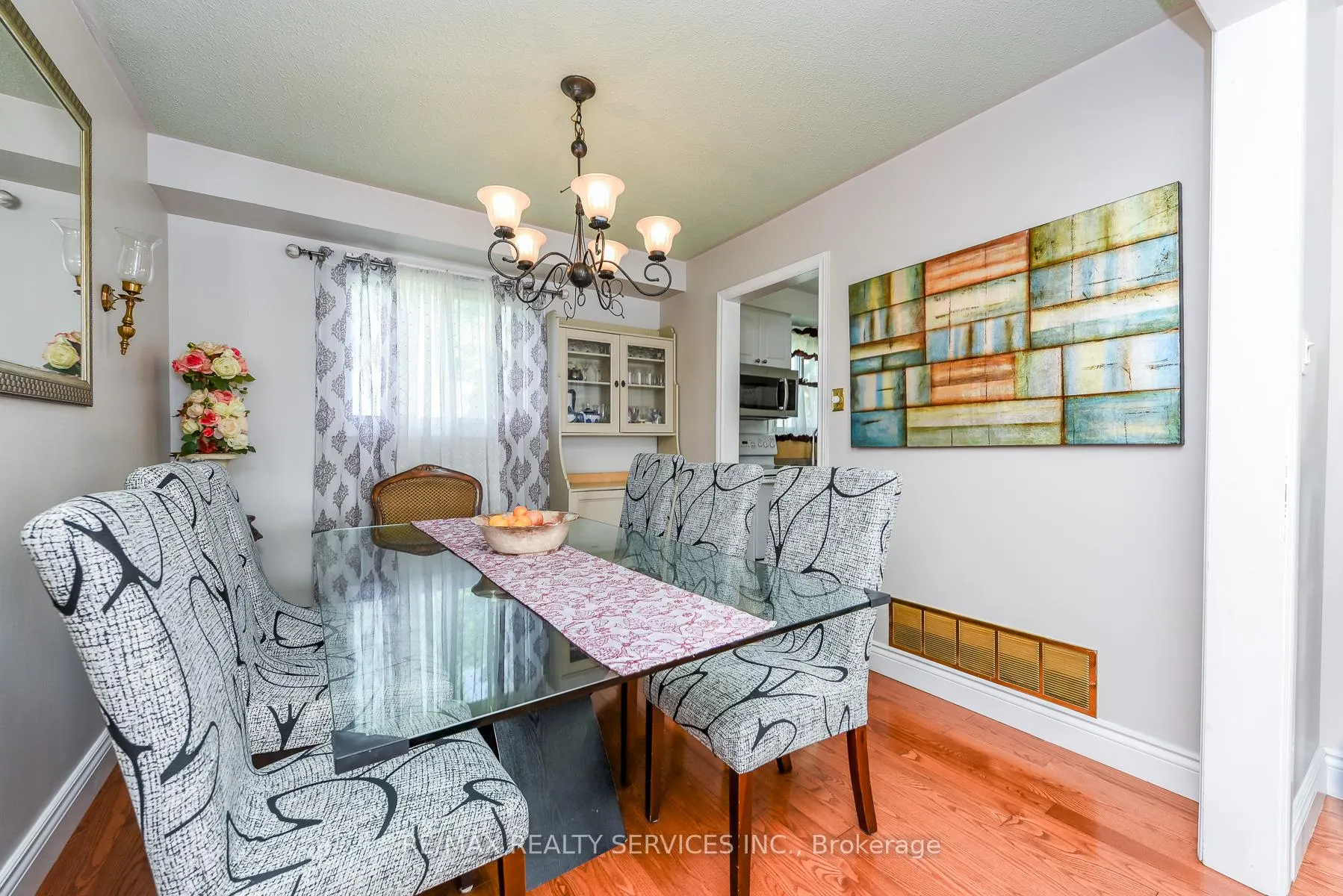 Photo 11 of 2569 Lundene Road, Mississauga, Clarkson — HOMEH