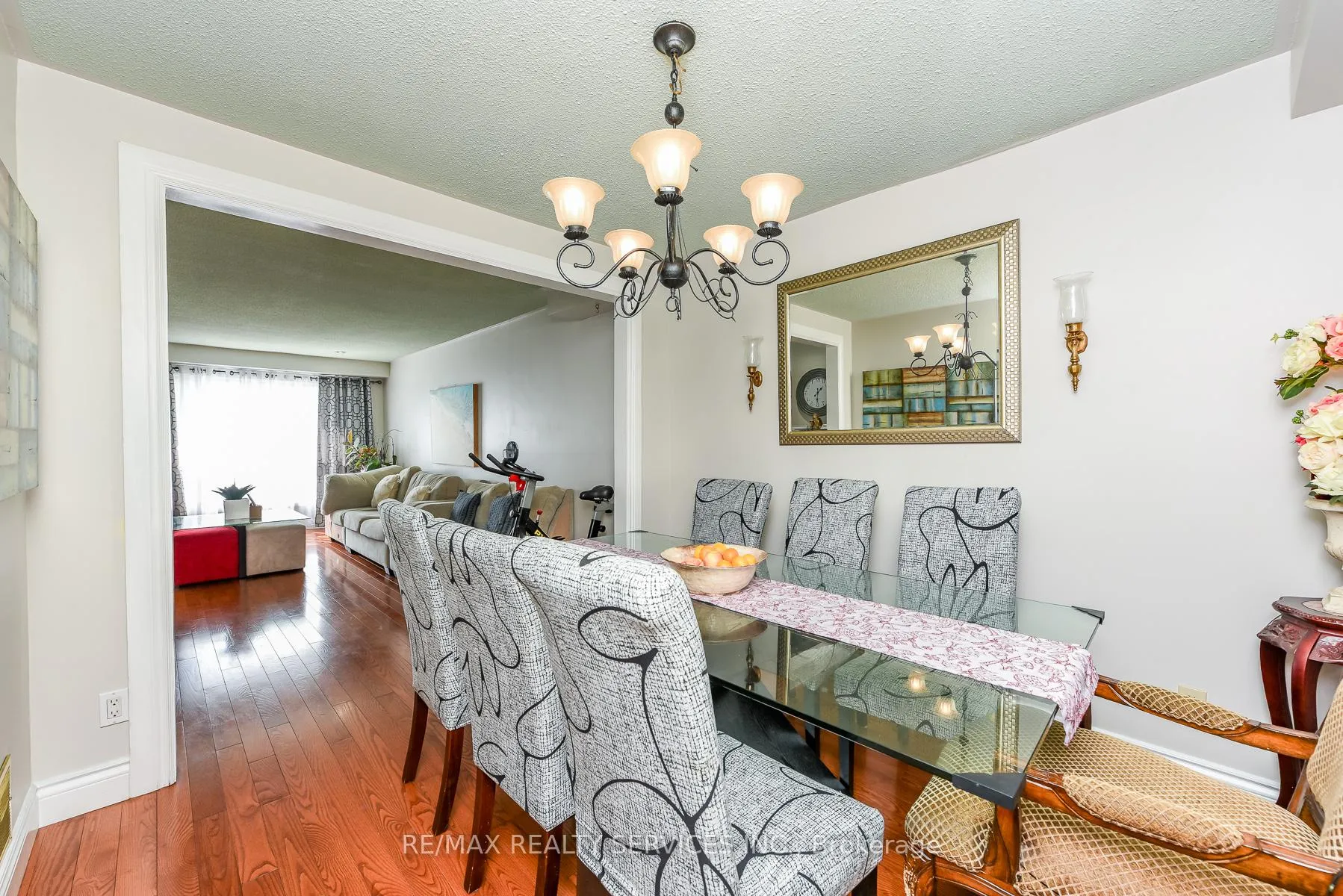 Photo 12 of 2569 Lundene Road, Mississauga, Clarkson — HOMEH