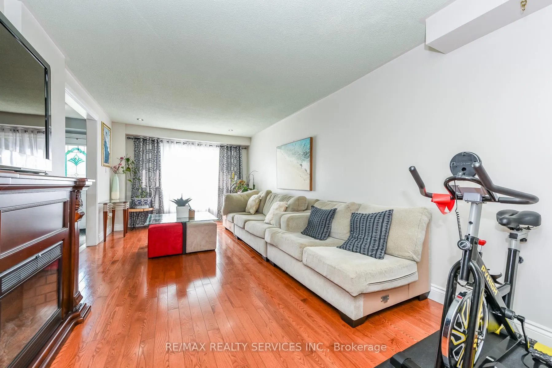 Photo 13 of 2569 Lundene Road, Mississauga, Clarkson — HOMEH
