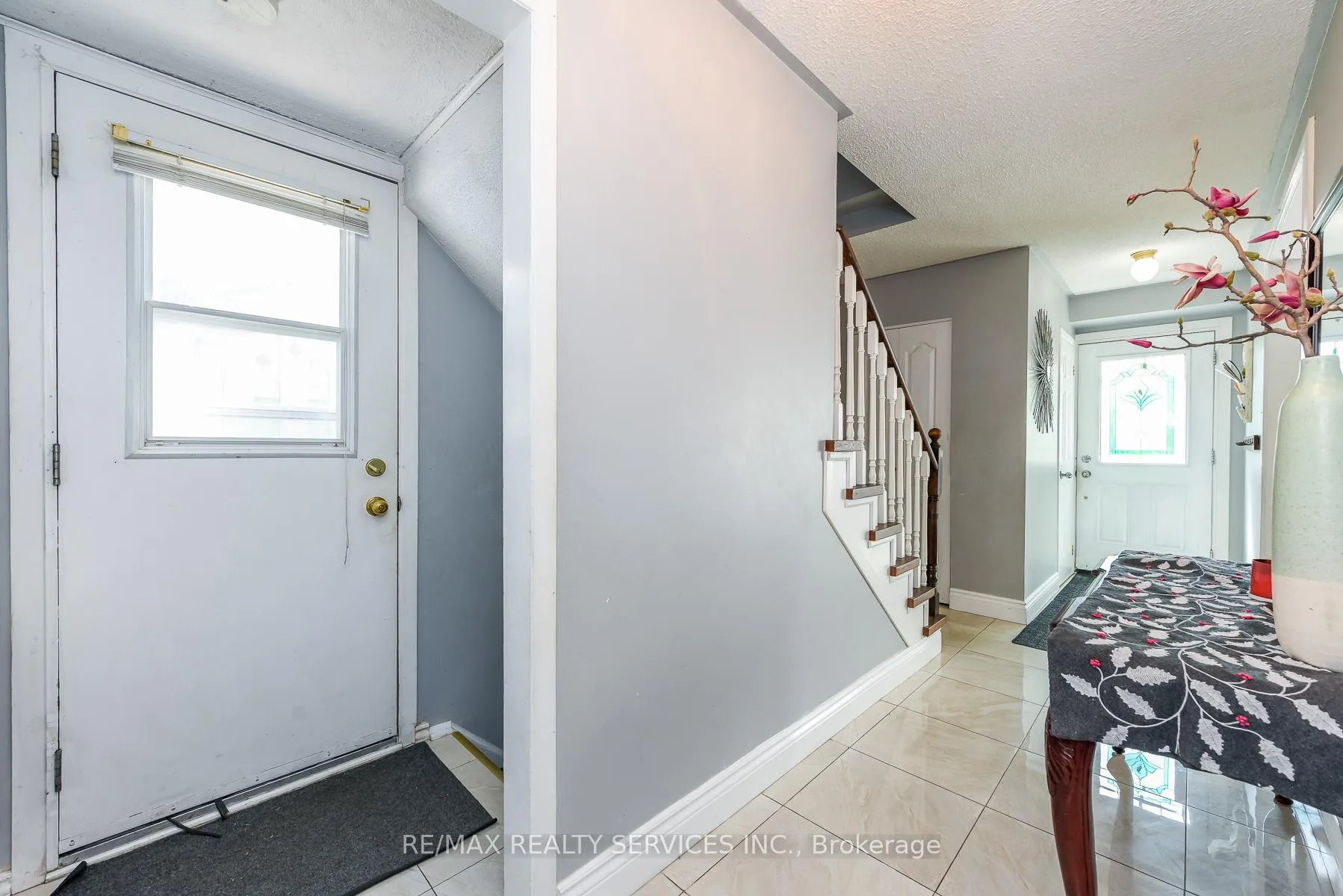 Photo 16 of 2569 Lundene Road, Mississauga, Clarkson — HOMEH