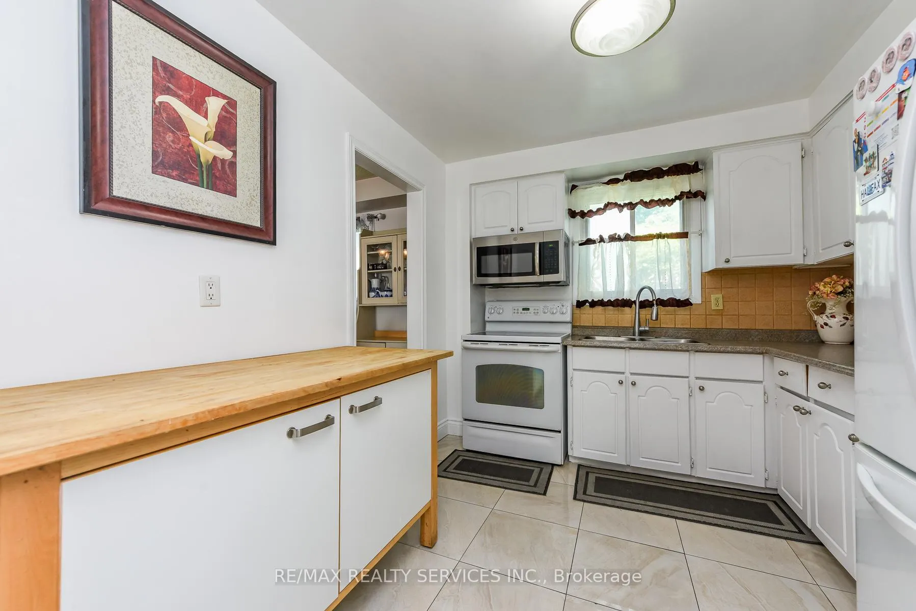 Photo 17 of 2569 Lundene Road, Mississauga, Clarkson — HOMEH