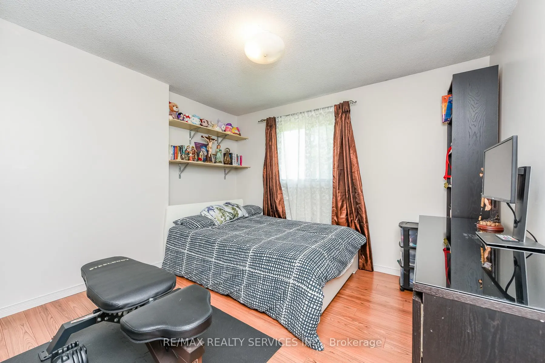 Photo 24 of 2569 Lundene Road, Mississauga, Clarkson — HOMEH