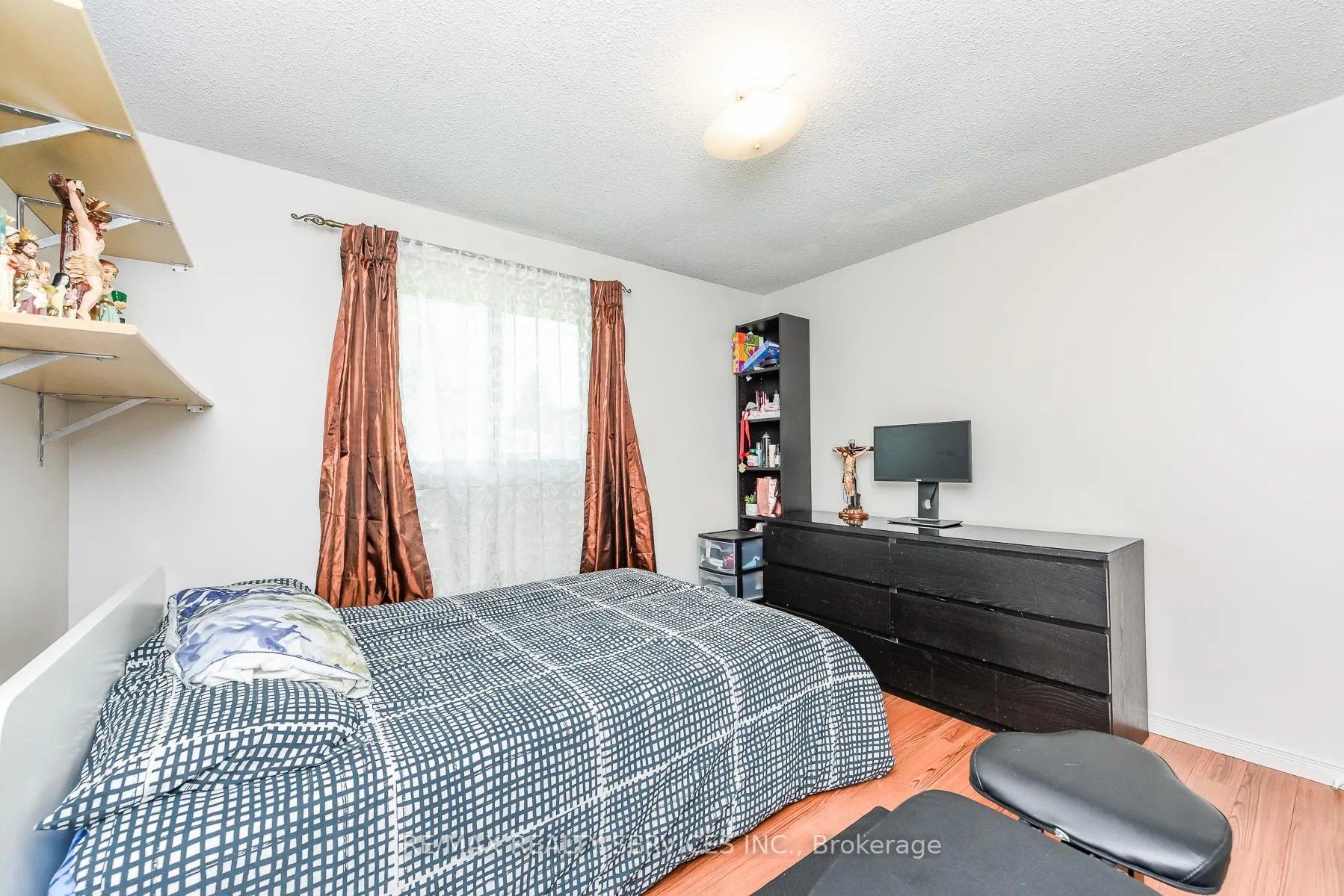 Photo 25 of 2569 Lundene Road, Mississauga, Clarkson — HOMEH