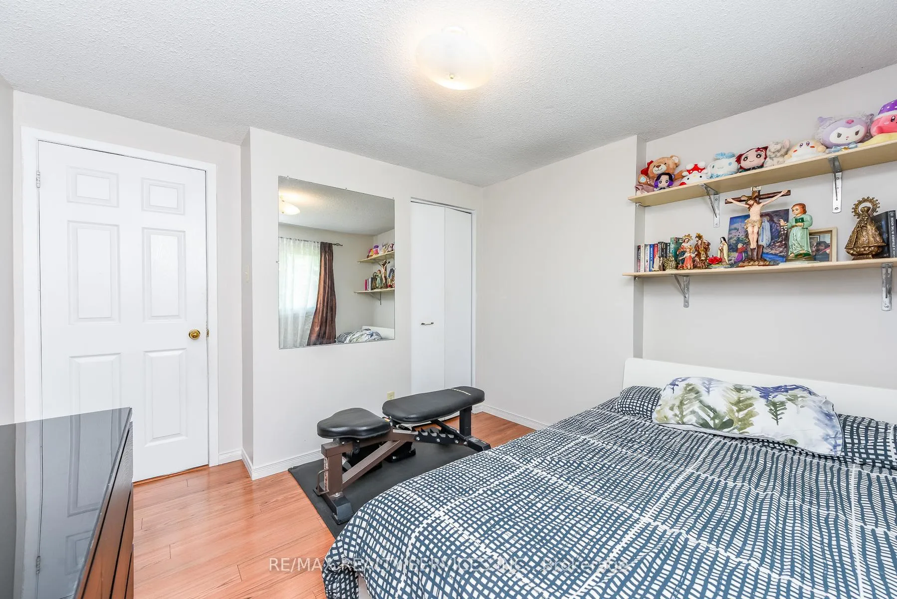 Photo 26 of 2569 Lundene Road, Mississauga, Clarkson — HOMEH