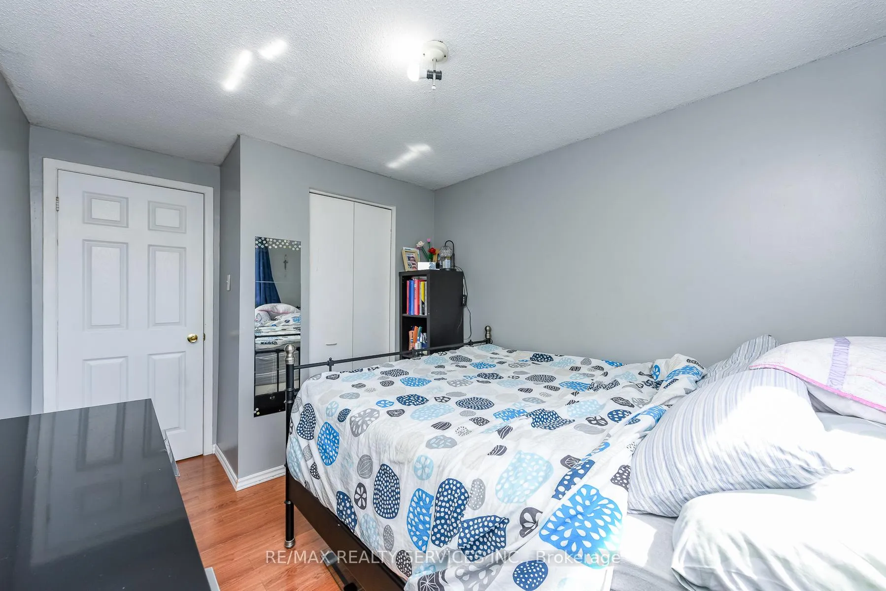 Photo 32 of 2569 Lundene Road, Mississauga, Clarkson — HOMEH