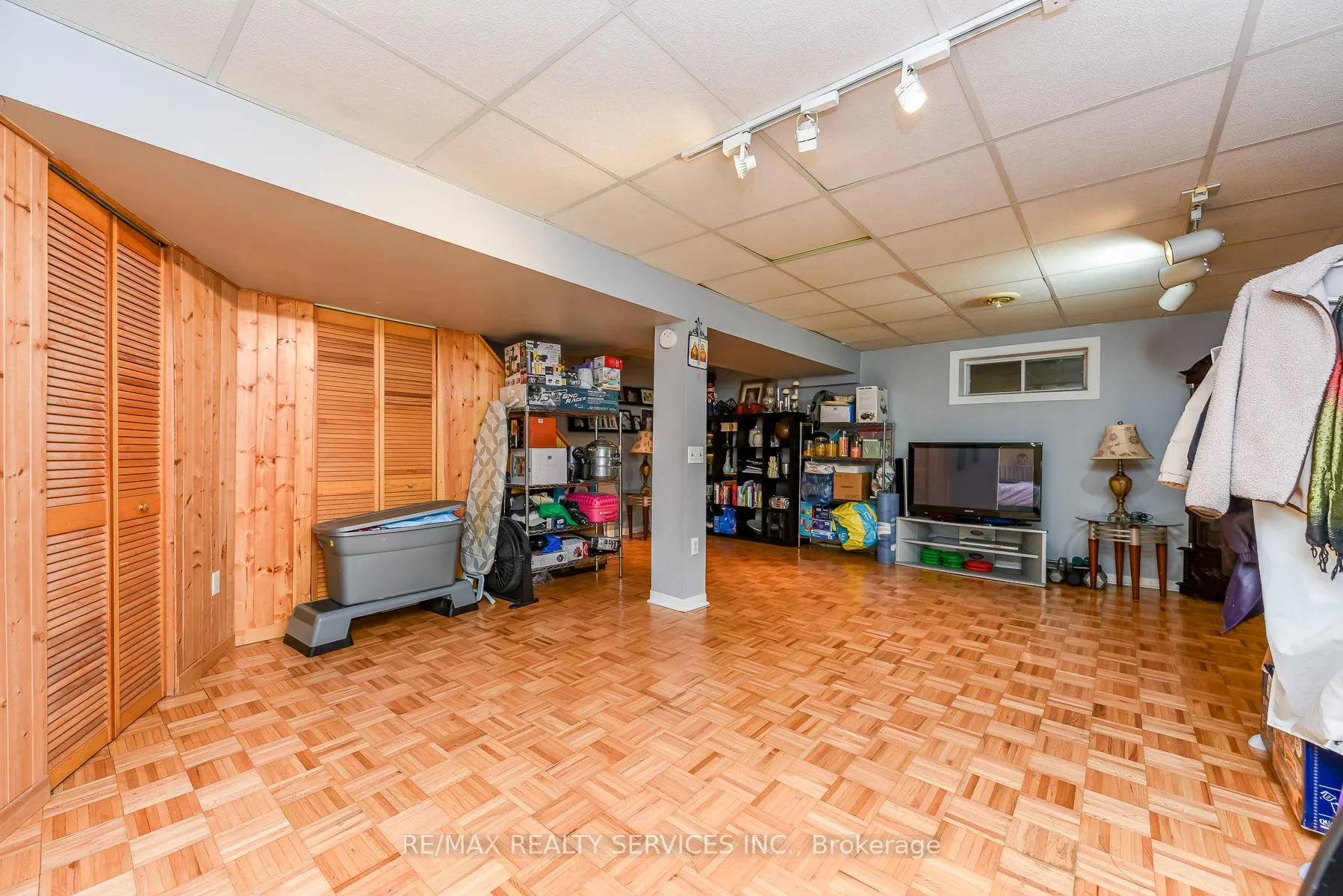 Photo 35 of 2569 Lundene Road, Mississauga, Clarkson — HOMEH