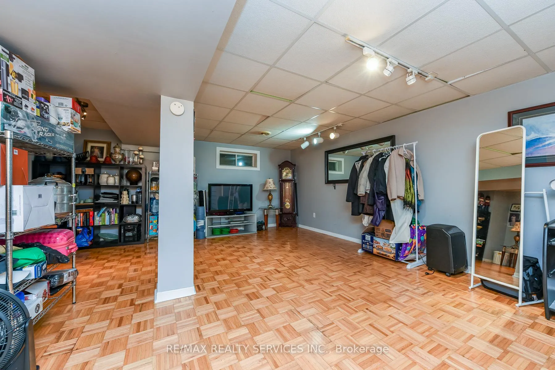Photo 36 of 2569 Lundene Road, Mississauga, Clarkson — HOMEH