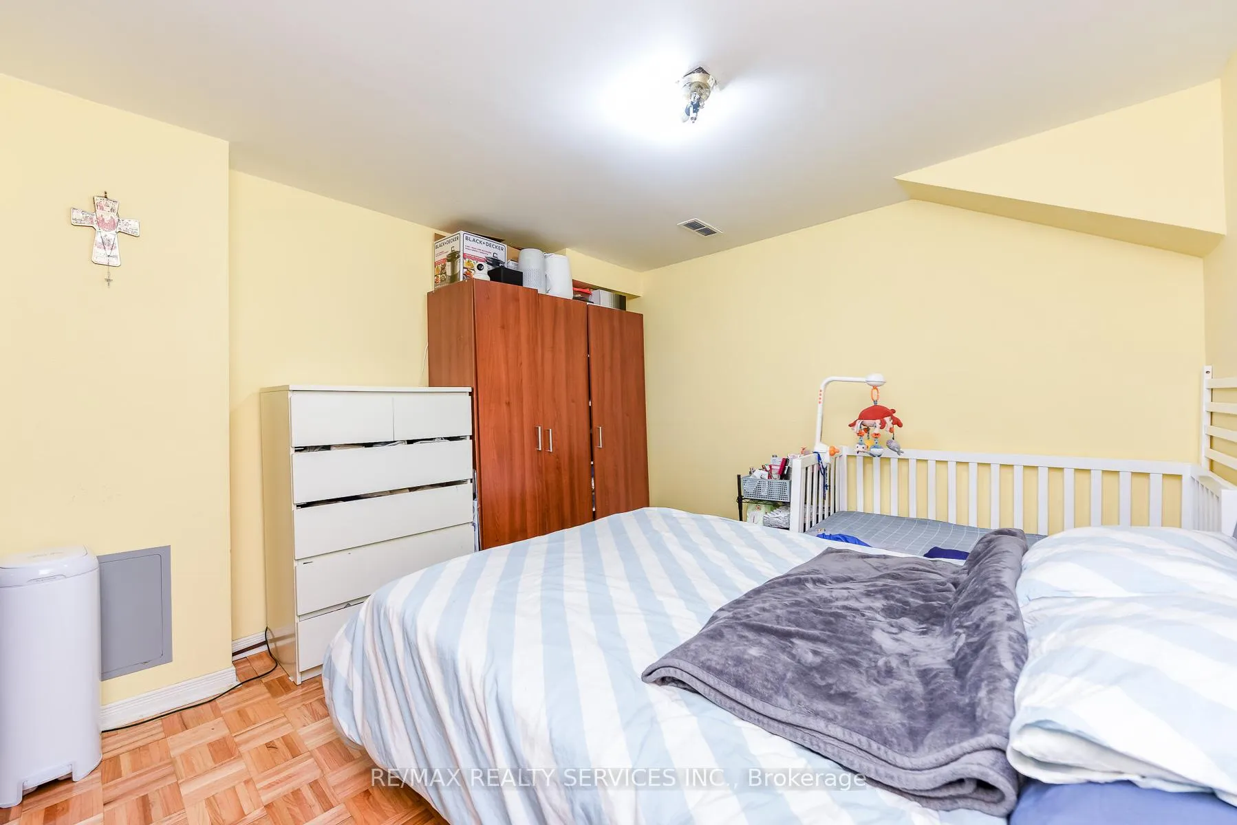 Photo 38 of 2569 Lundene Road, Mississauga, Clarkson — HOMEH