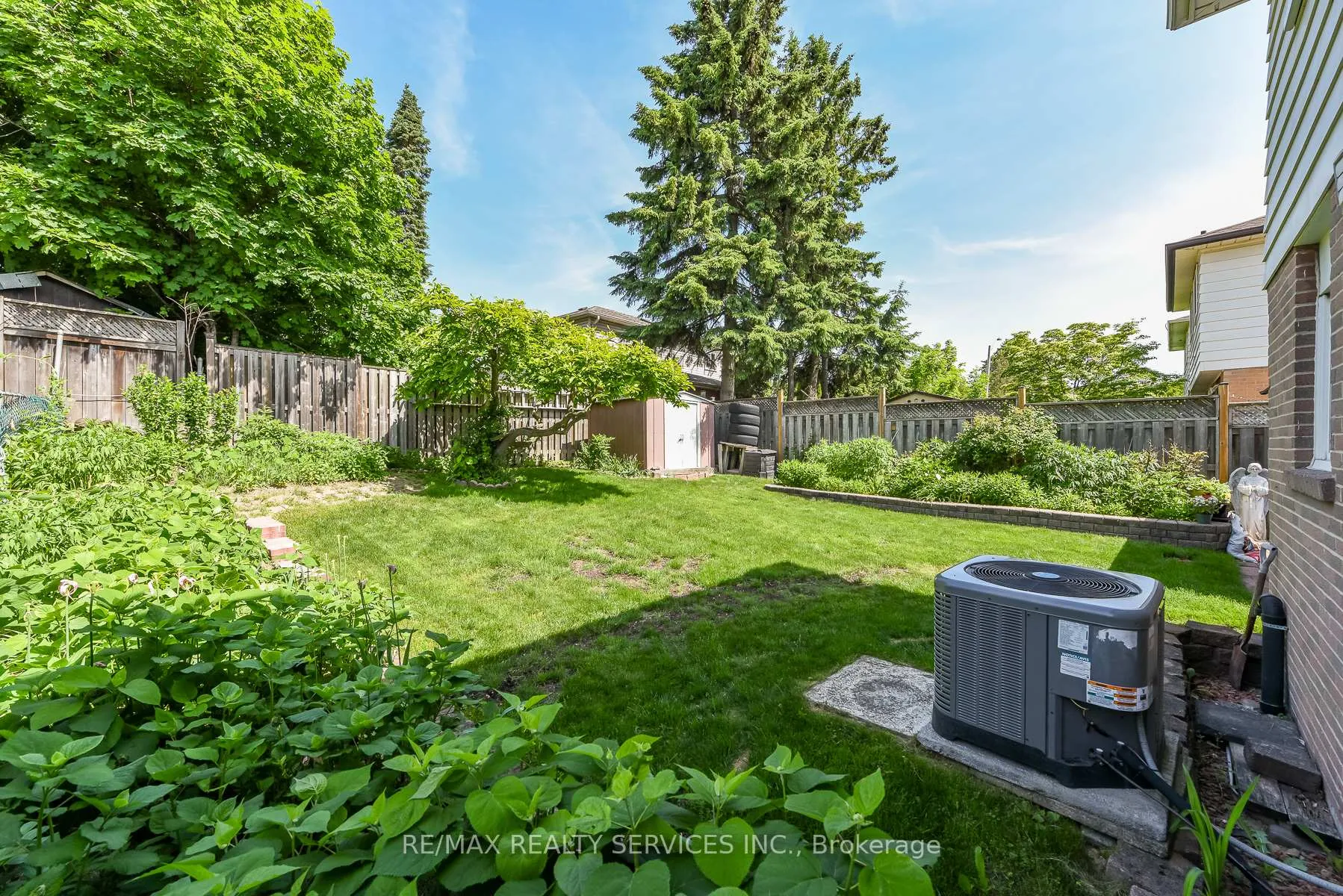 Photo 42 of 2569 Lundene Road, Mississauga, Clarkson — HOMEH