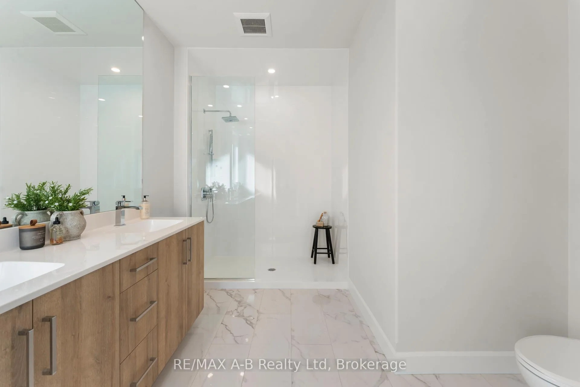 Photo 17 of 21 Nelson Street, West Perth, Mitchell — HOMEH