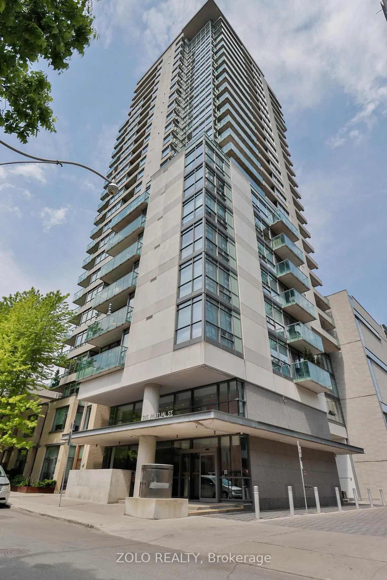 Photo 2 of Unit 709, 285 Mutual Street, Toronto, Church-Yonge Corridor — HOMEH