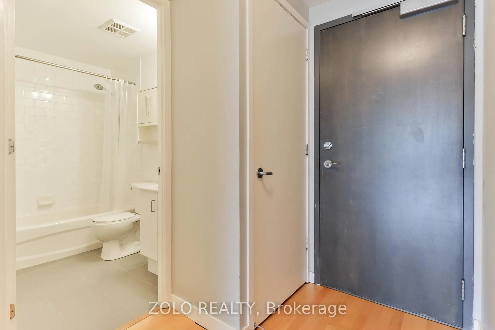 Photo 6 of Unit 709, 285 Mutual Street, Toronto, Church-Yonge Corridor — HOMEH