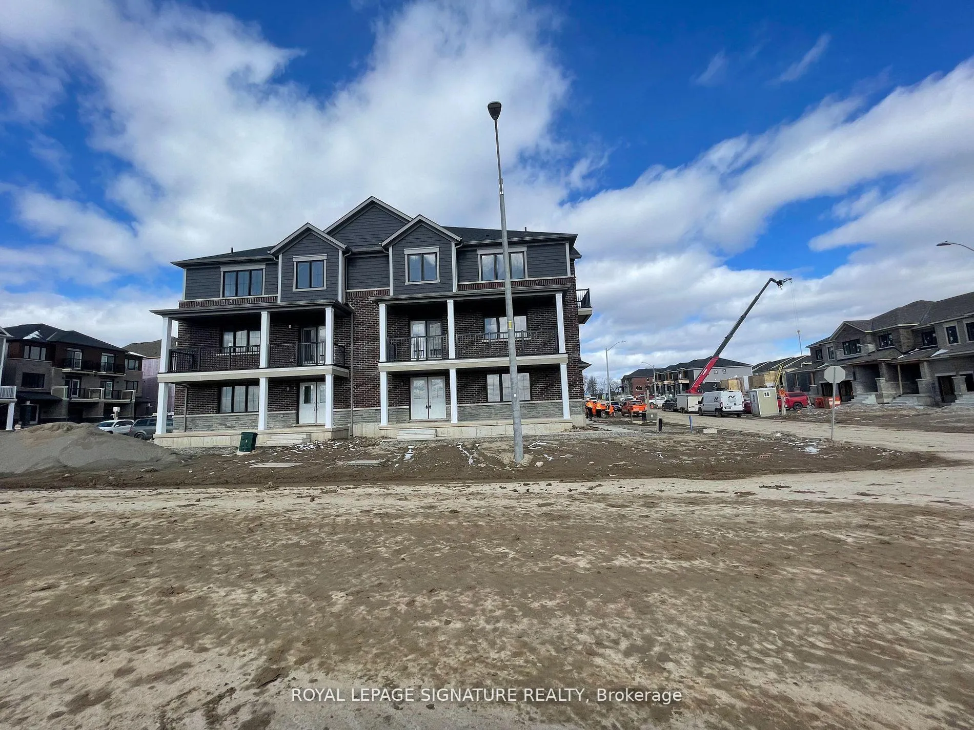 Photo 2 of 1 Granville Crescent, Haldimand — HOMEH