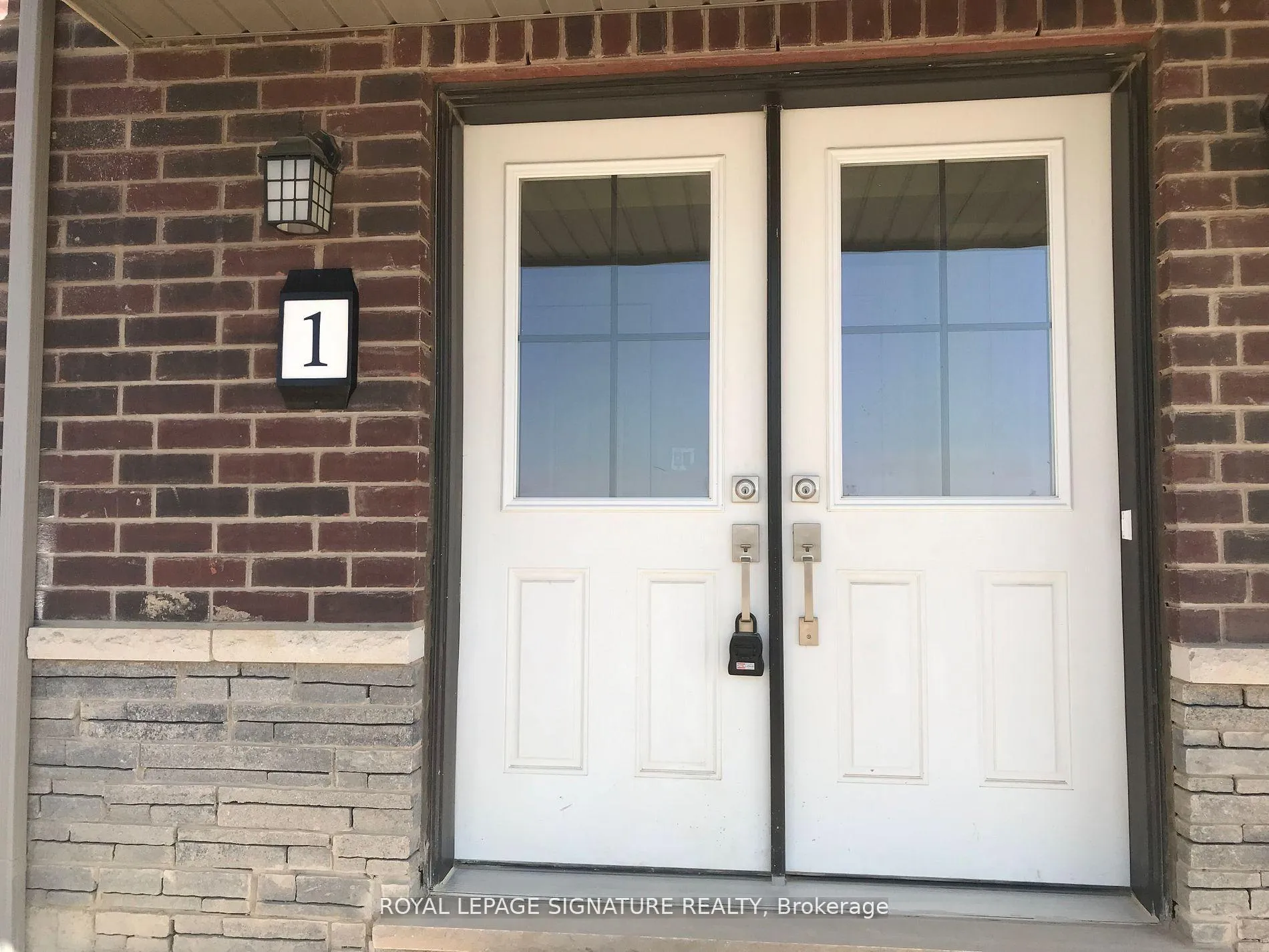 Photo 4 of 1 Granville Crescent, Haldimand — HOMEH