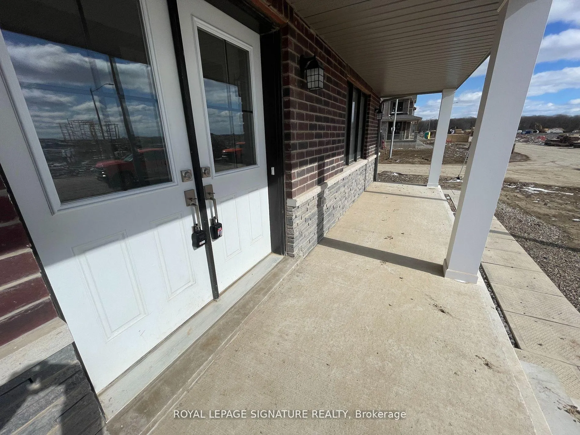 Photo 5 of 1 Granville Crescent, Haldimand — HOMEH