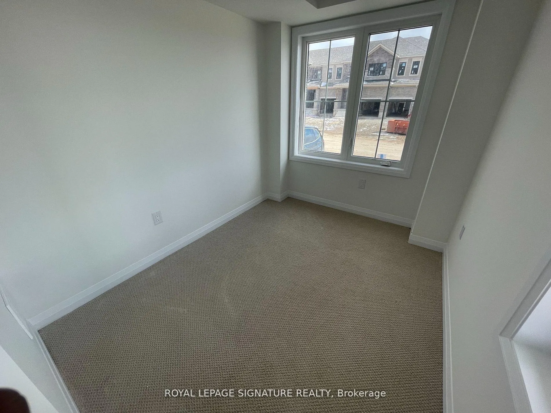 Photo 7 of 1 Granville Crescent, Haldimand — HOMEH