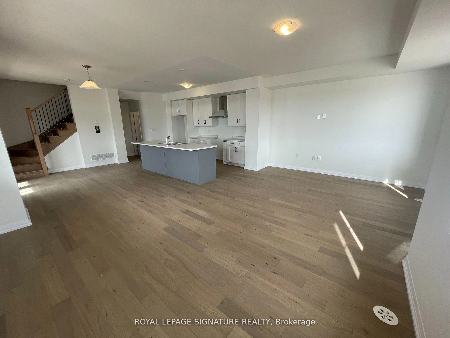 Photo 9 of 1 Granville Crescent, Haldimand — HOMEH