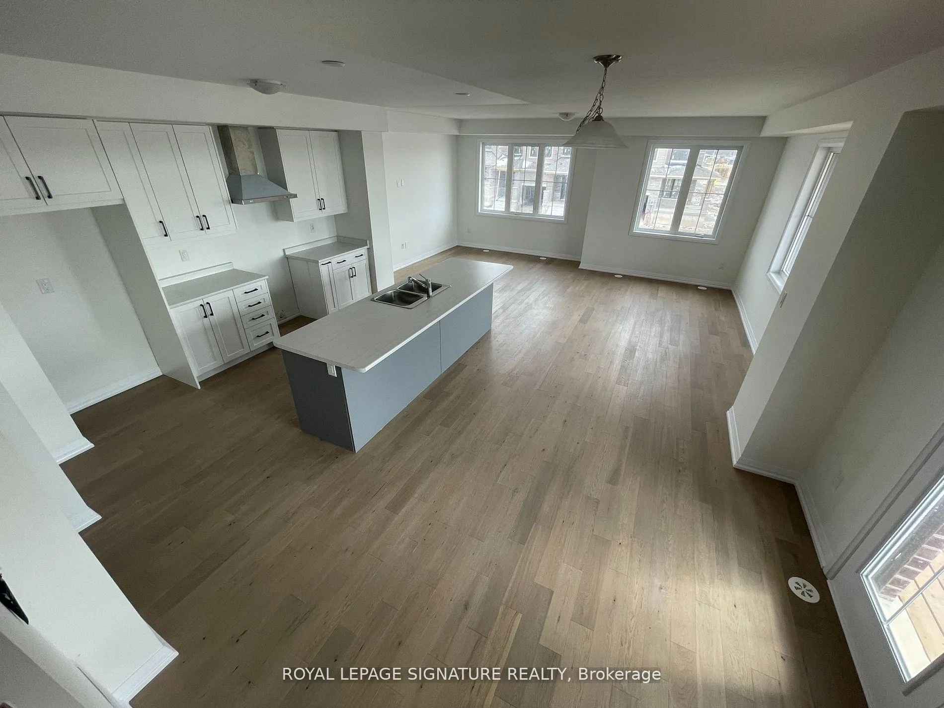 Photo 10 of 1 Granville Crescent, Haldimand — HOMEH