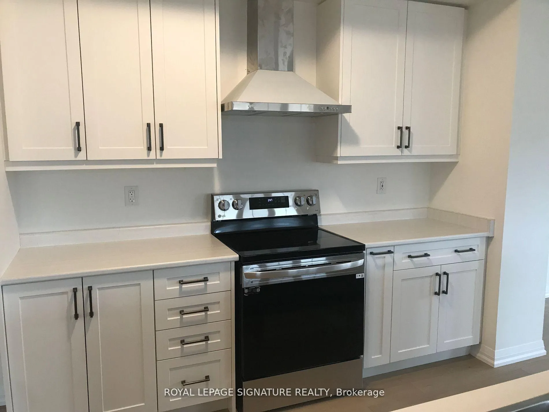 Photo 12 of 1 Granville Crescent, Haldimand — HOMEH