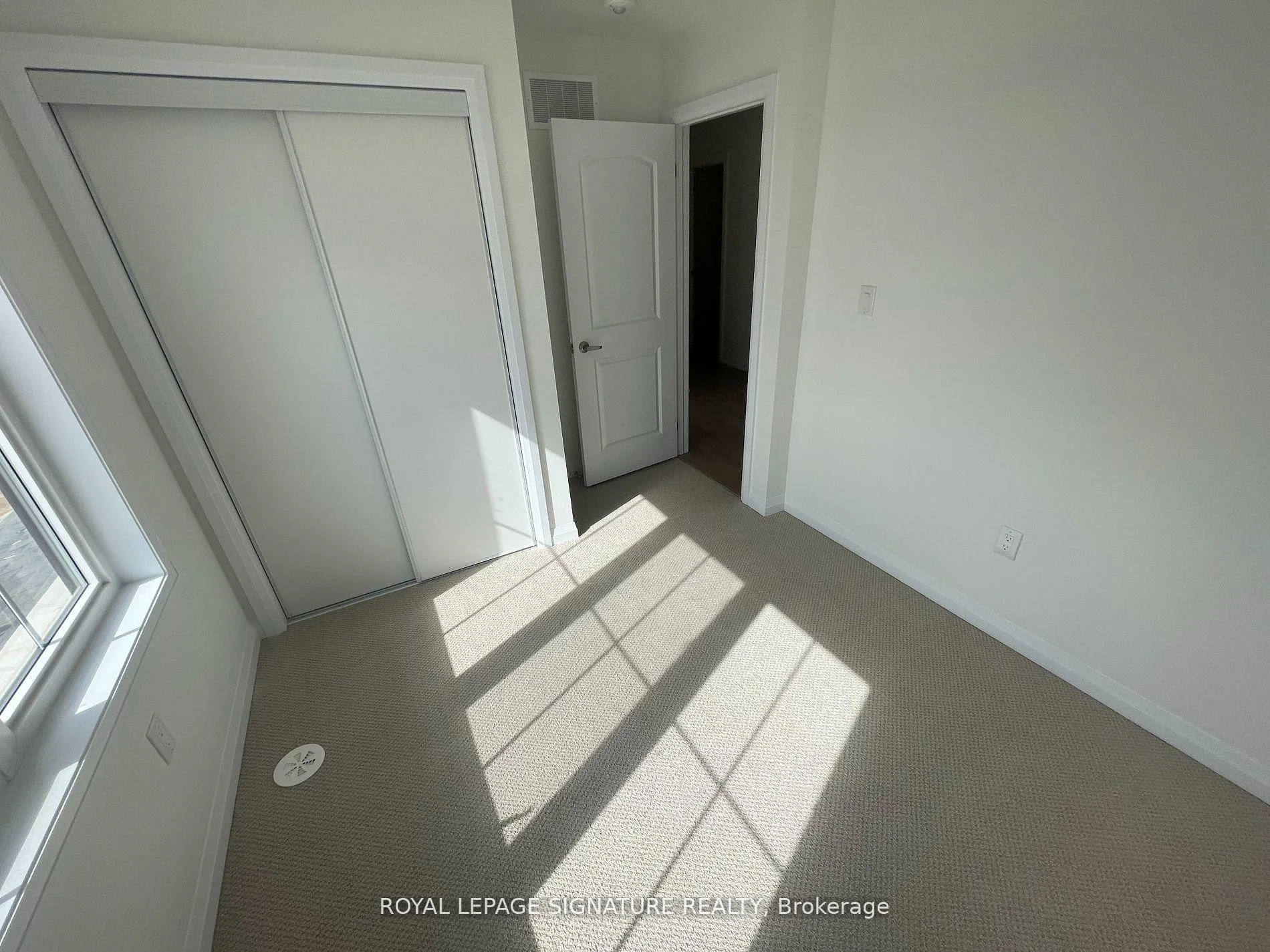 Photo 25 of 1 Granville Crescent, Haldimand — HOMEH