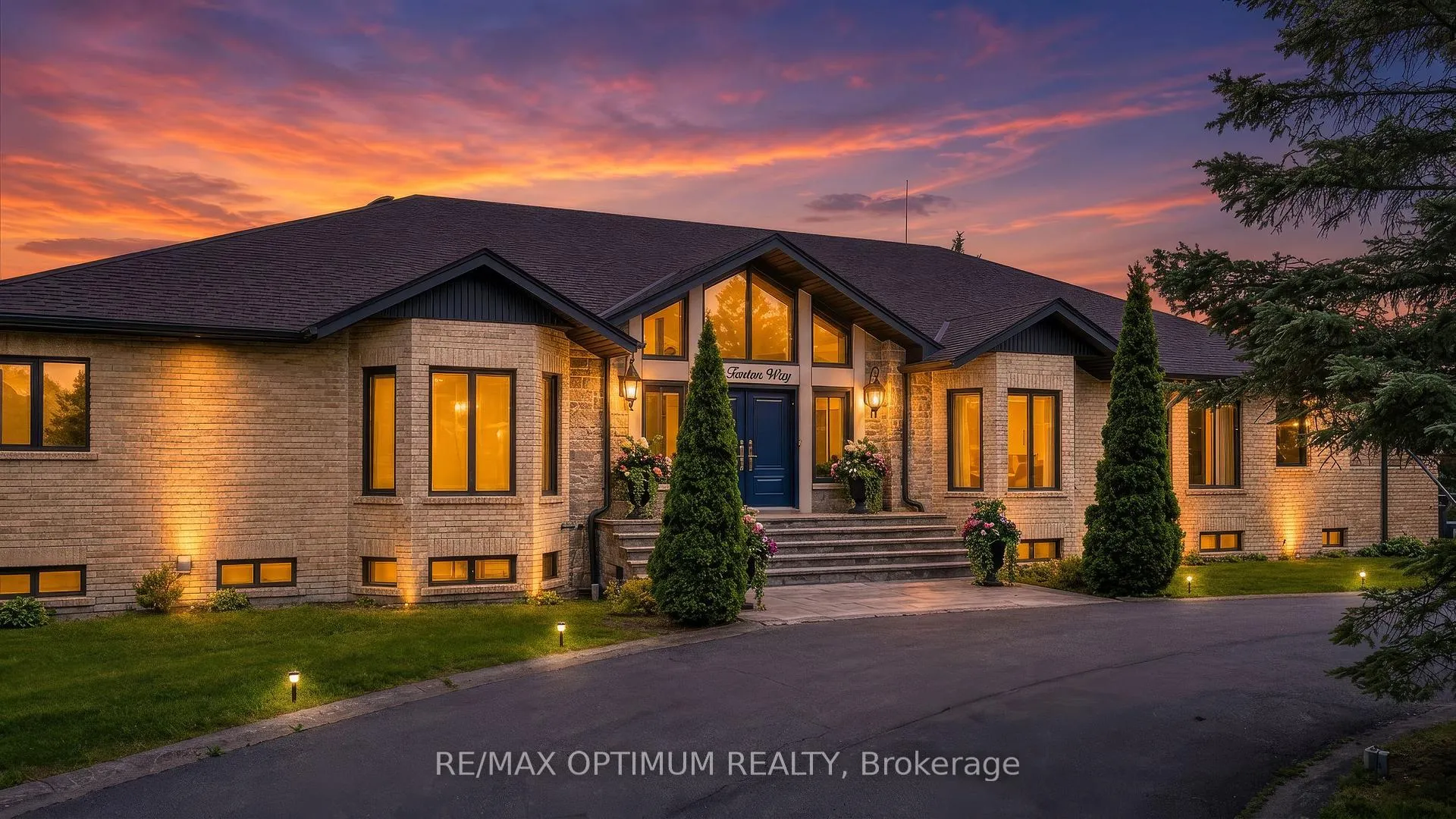 Photo 2 of 37 Fenton Way, Brampton, Toronto Gore Rural Estate — HOMEH