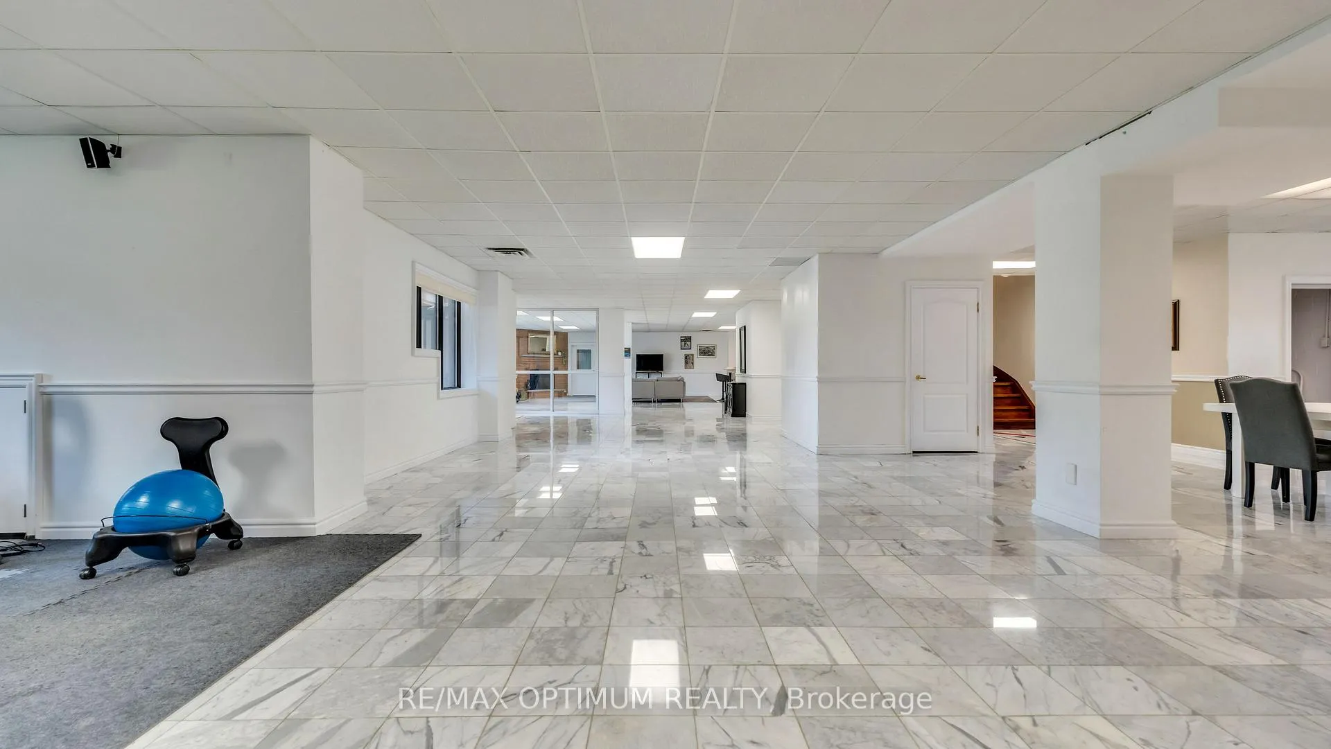 Photo 35 of 37 Fenton Way, Brampton, Toronto Gore Rural Estate — HOMEH