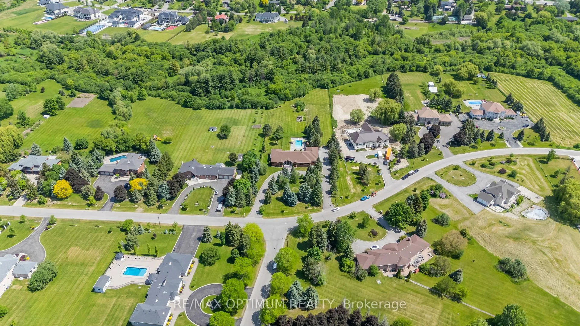 Photo 40 of 37 Fenton Way, Brampton, Toronto Gore Rural Estate — HOMEH