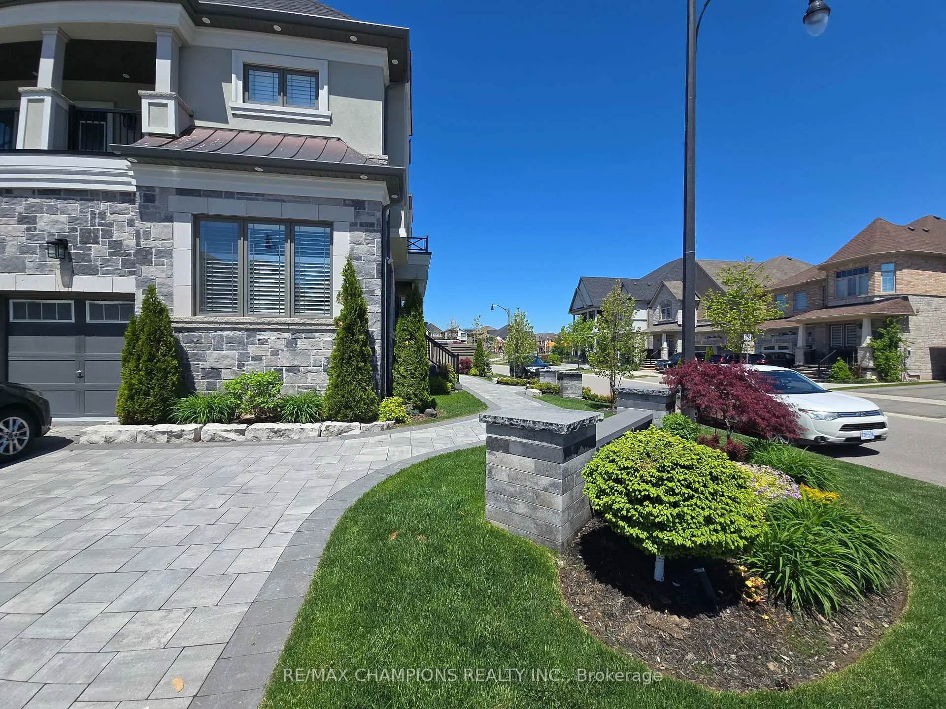 Photo 1 of 2 Blue Silo Way, Brampton, Northwest Brampton — HOMEH