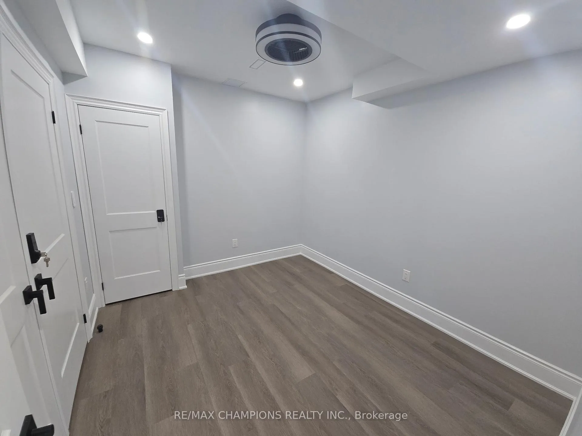 Photo 5 of 2 Blue Silo Way, Brampton, Northwest Brampton — HOMEH