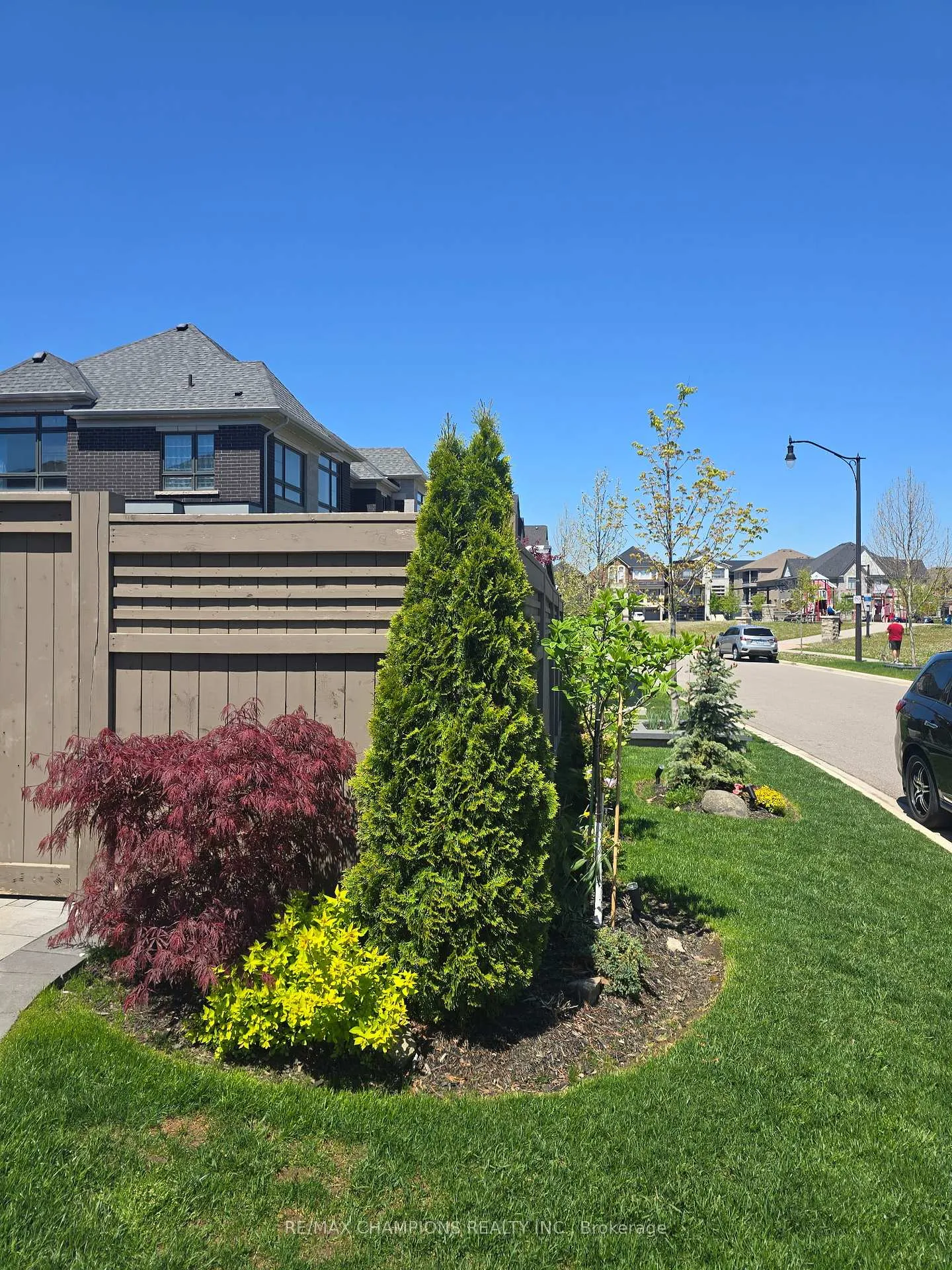 Photo 9 of 2 Blue Silo Way, Brampton, Northwest Brampton — HOMEH