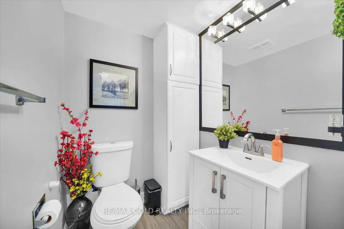 Photo 8 of Unit 805, 55 Elm Drive W, Mississauga, City Centre — HOMEH