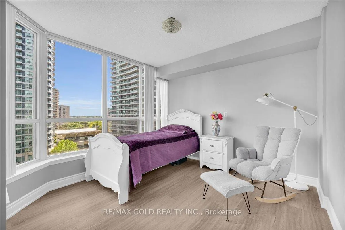 Photo 10 of Unit 805, 55 Elm Drive W, Mississauga, City Centre — HOMEH