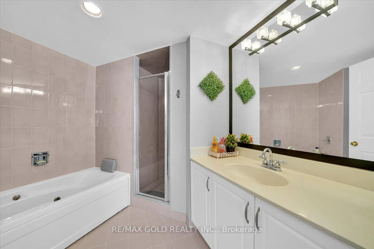 Photo 24 of Unit 805, 55 Elm Drive W, Mississauga, City Centre — HOMEH