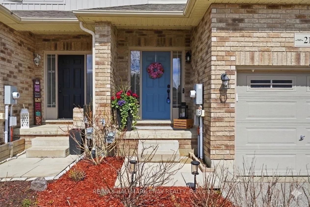 Photo 2 of 215 Banting Crescent, Essa, Angus — HOMEH