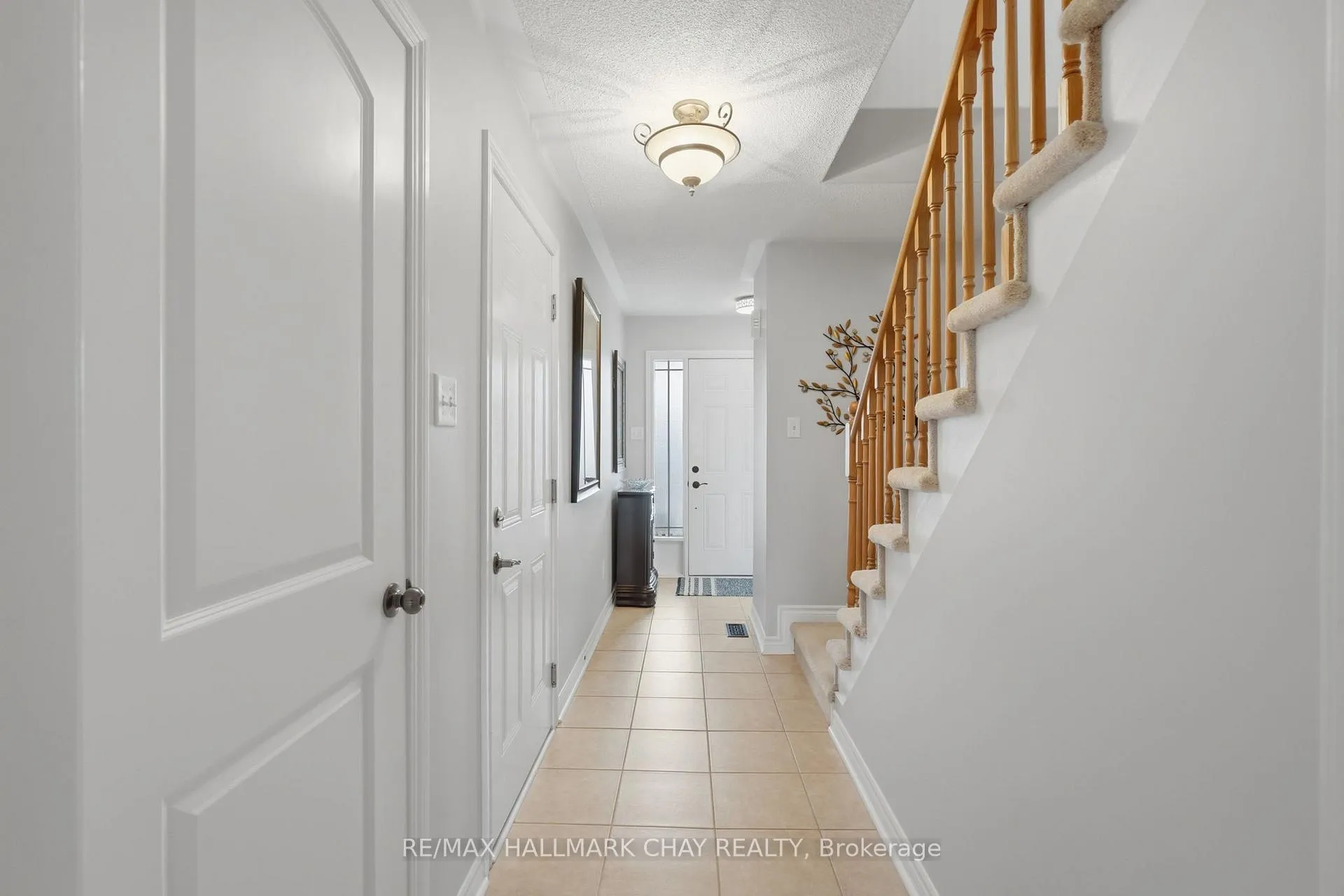 Photo 6 of 215 Banting Crescent, Essa, Angus — HOMEH