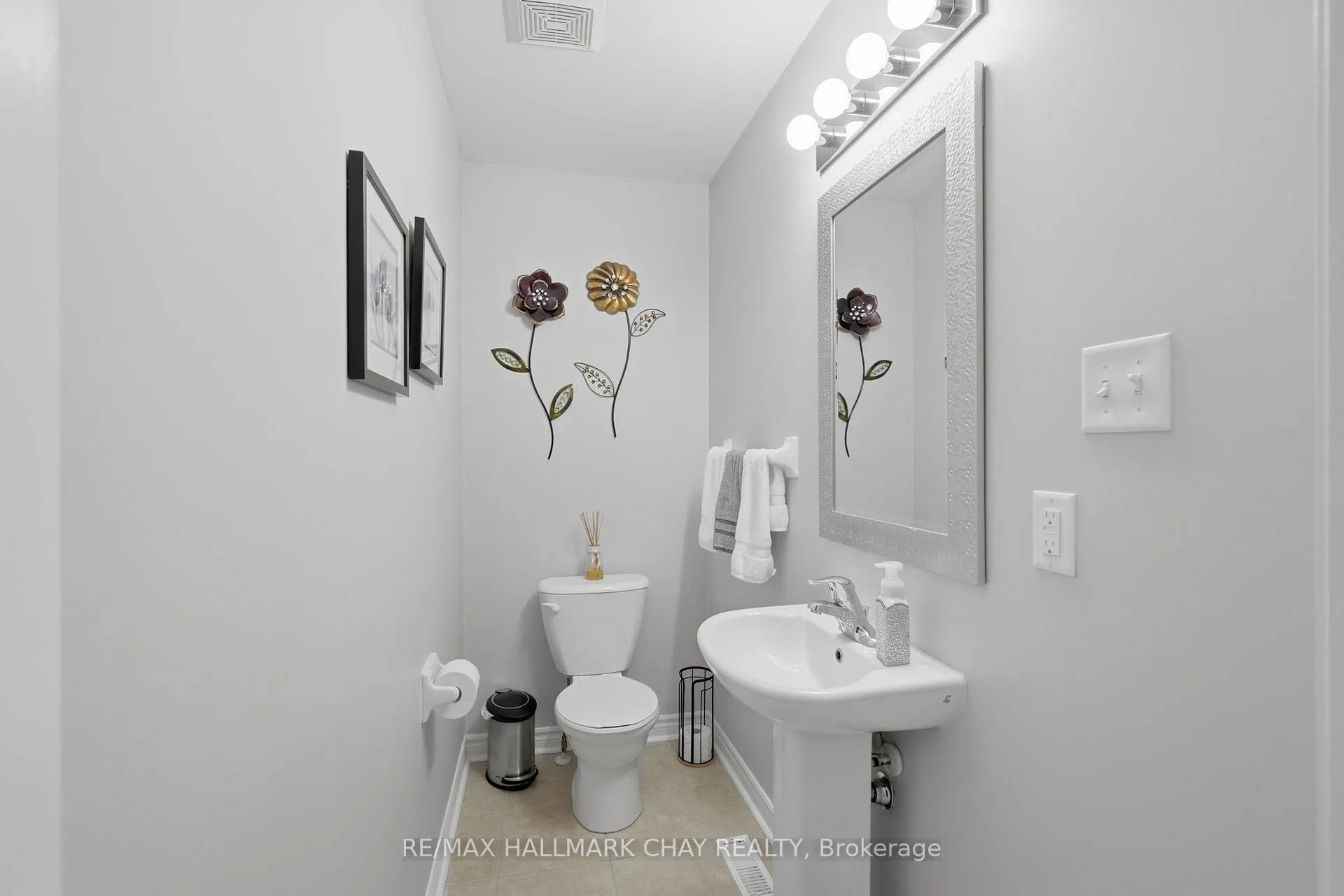 Photo 7 of 215 Banting Crescent, Essa, Angus — HOMEH