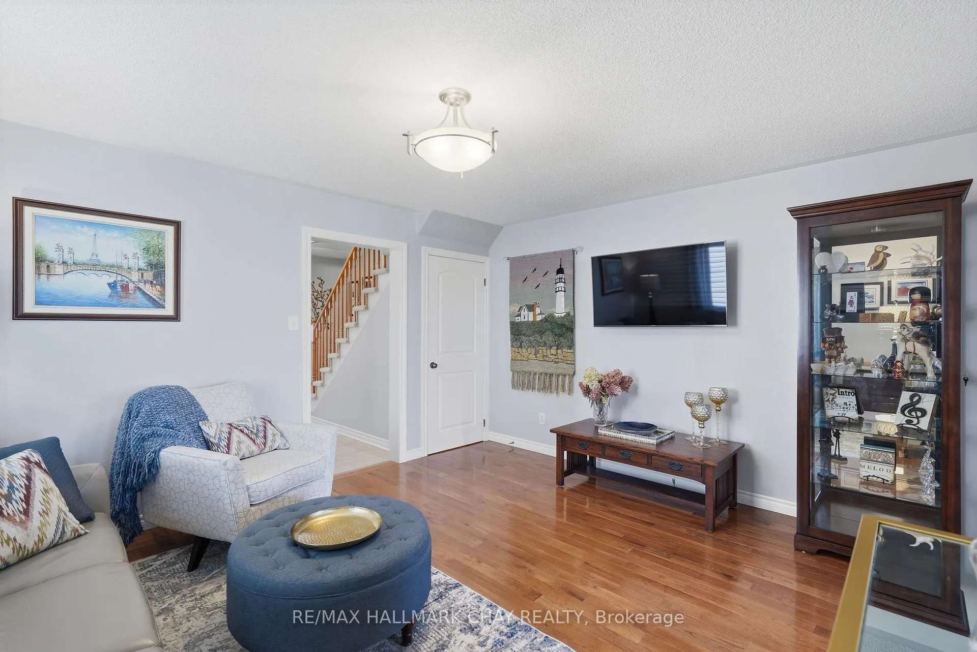 Photo 10 of 215 Banting Crescent, Essa, Angus — HOMEH