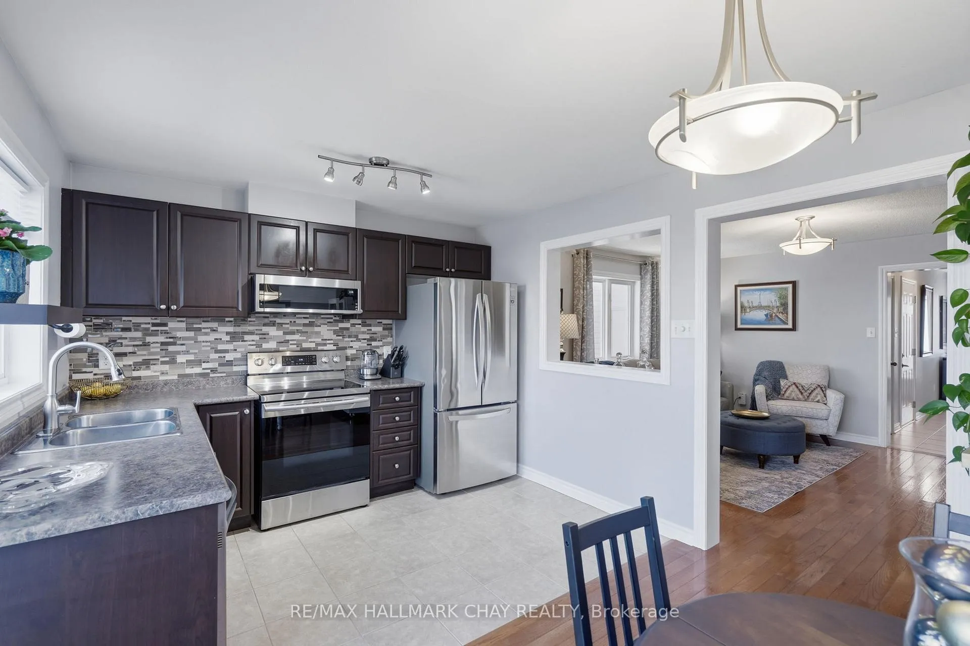 Photo 11 of 215 Banting Crescent, Essa, Angus — HOMEH