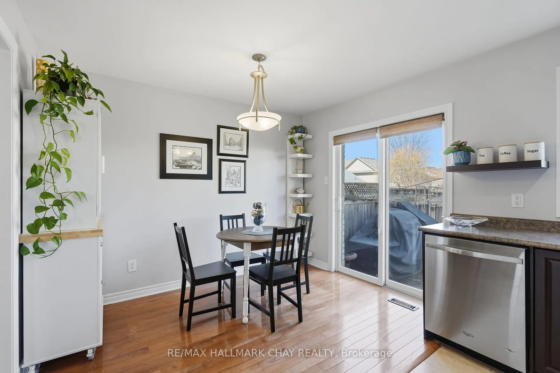 Photo 13 of 215 Banting Crescent, Essa, Angus — HOMEH