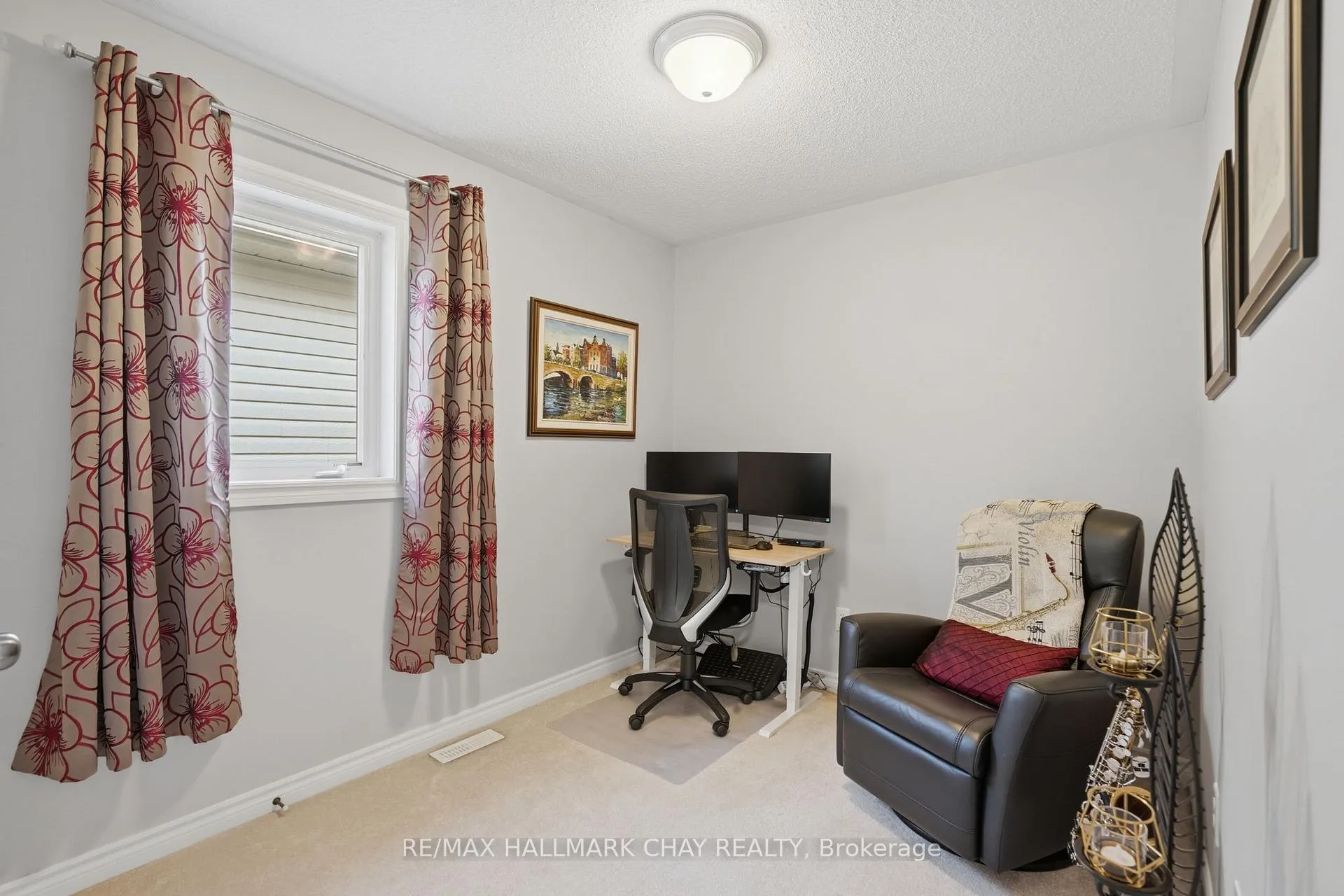 Photo 20 of 215 Banting Crescent, Essa, Angus — HOMEH