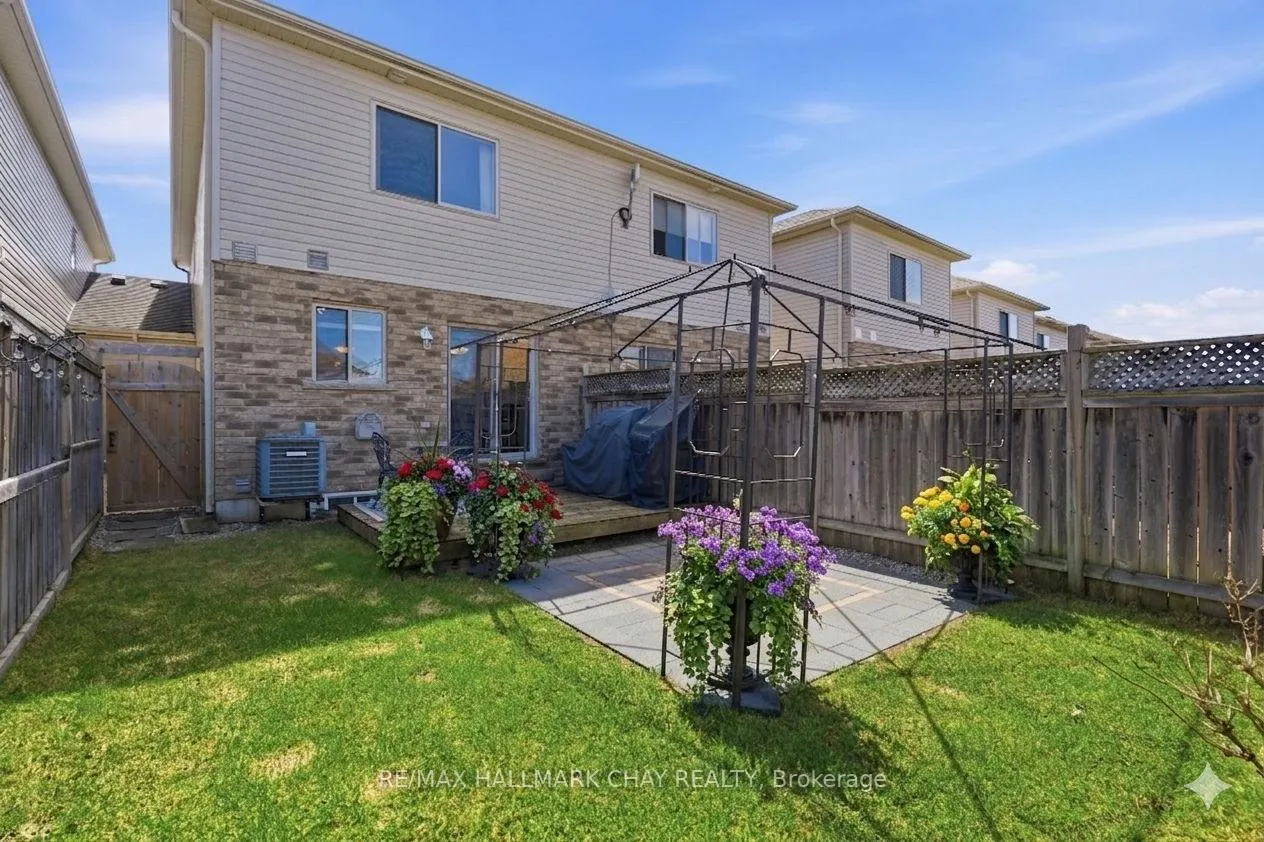 Photo 27 of 215 Banting Crescent, Essa, Angus — HOMEH
