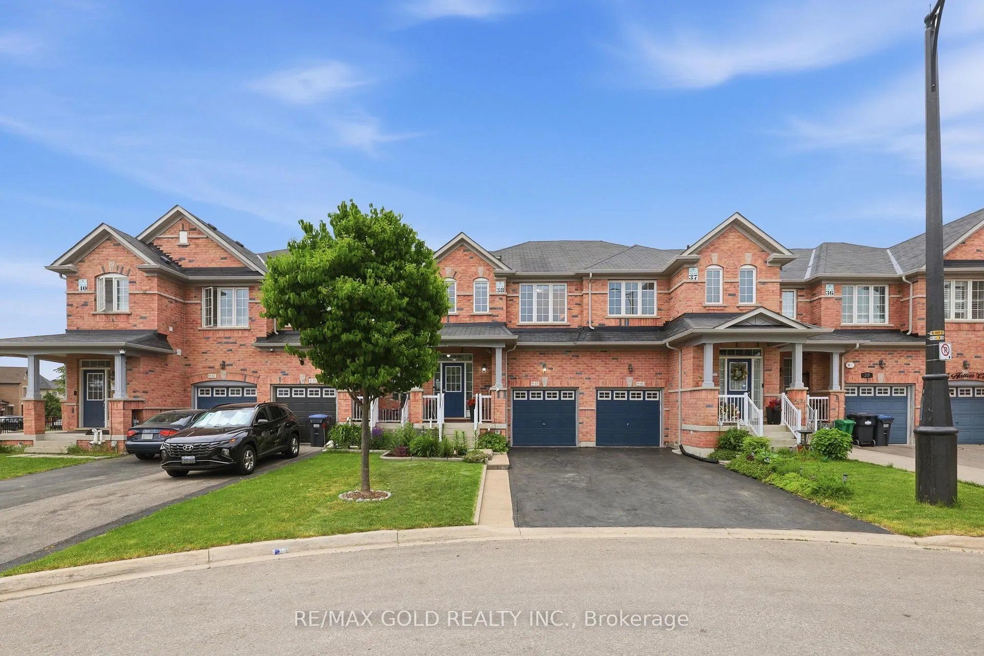 Photo 1 of 43 Hatton Court, Brampton, Credit Valley — HOMEH