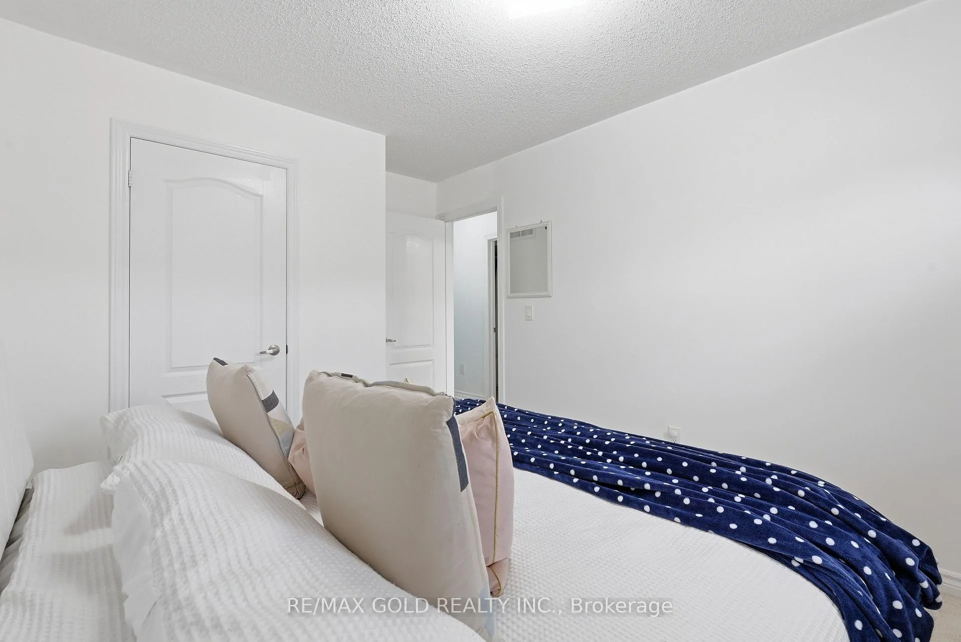 Photo 19 of 43 Hatton Court, Brampton, Credit Valley — HOMEH