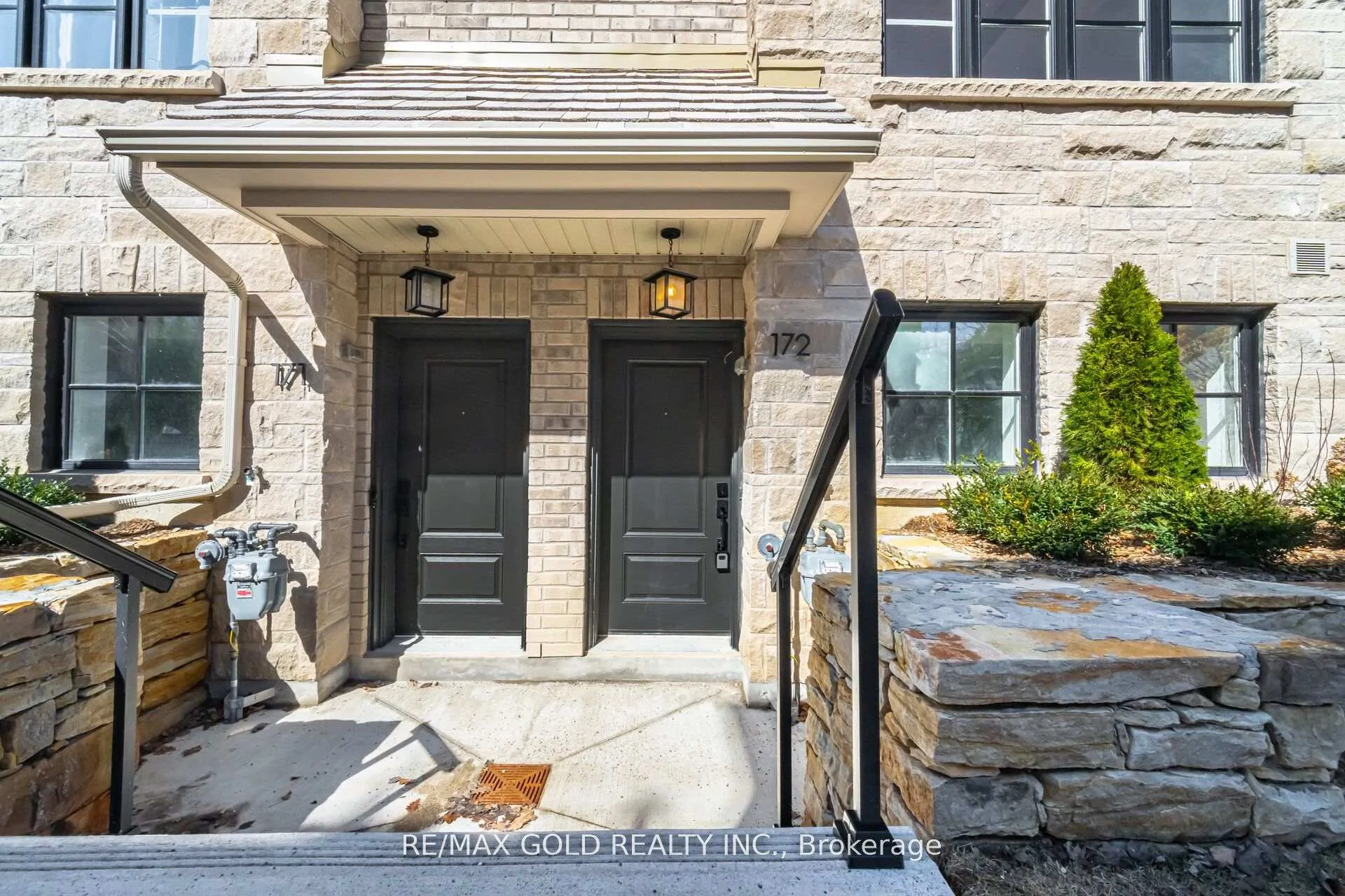 Photo 3 of Unit 172, 56 Lunar Crescent, Mississauga, Streetsville — HOMEH