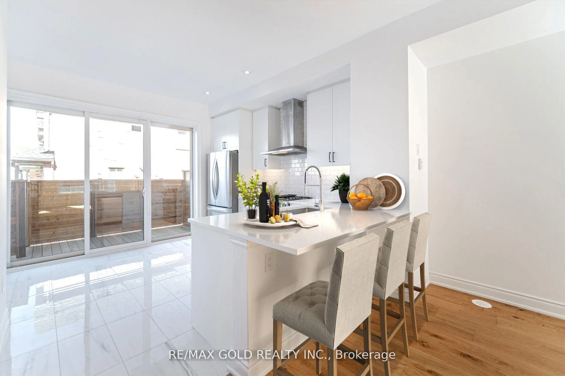 Photo 6 of Unit 172, 56 Lunar Crescent, Mississauga, Streetsville — HOMEH