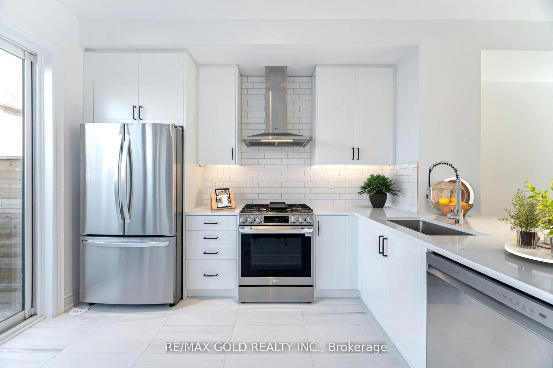 Photo 7 of Unit 172, 56 Lunar Crescent, Mississauga, Streetsville — HOMEH